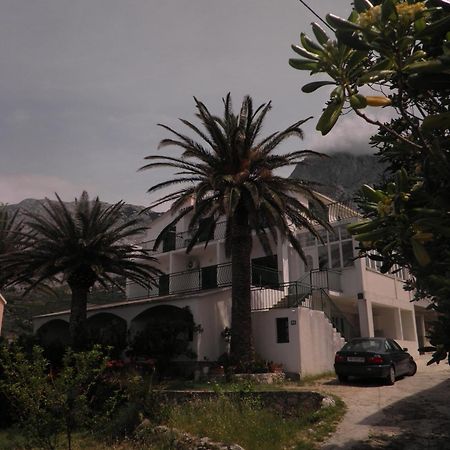 Apartments Tri Palme Baška Voda Exterior foto