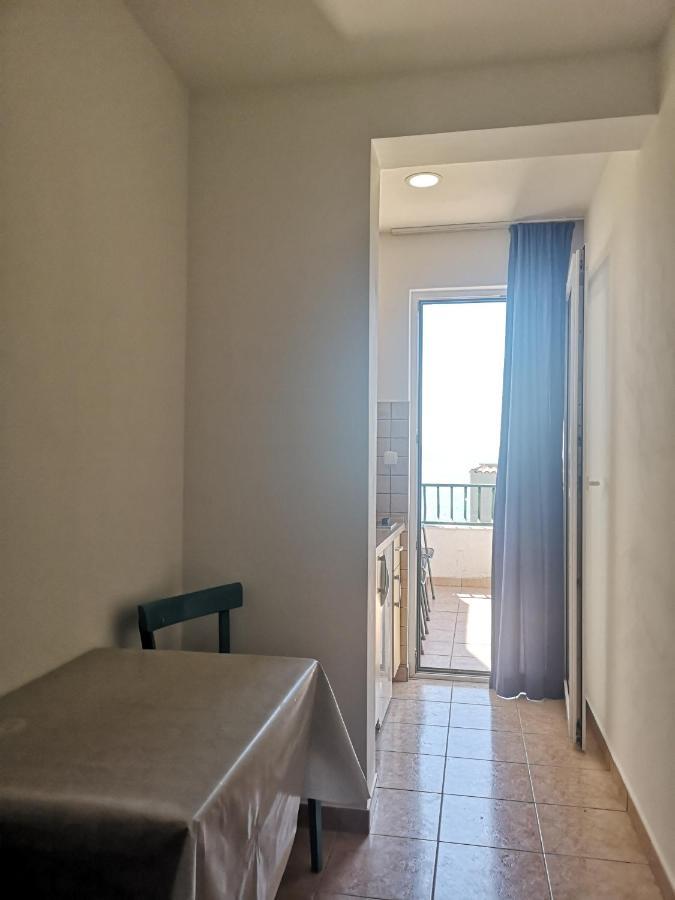 Apartments Tri Palme Baška Voda Exterior foto